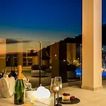 וילה Casa Laura - Sky Lounge סבורונטה